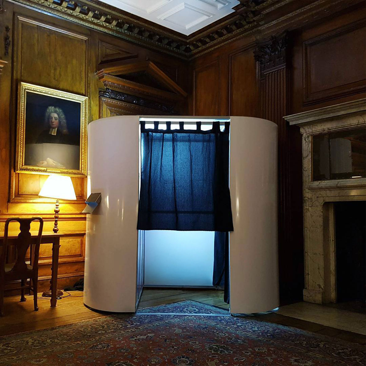 Home page new design 22 Classic Photo Booth Photo Booth Hire