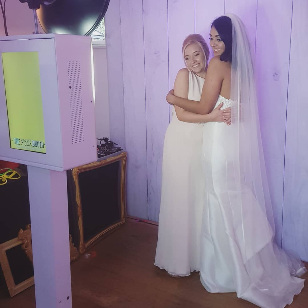 31023846 591712604496598 2721752644132536320 n Photo Booth Hire